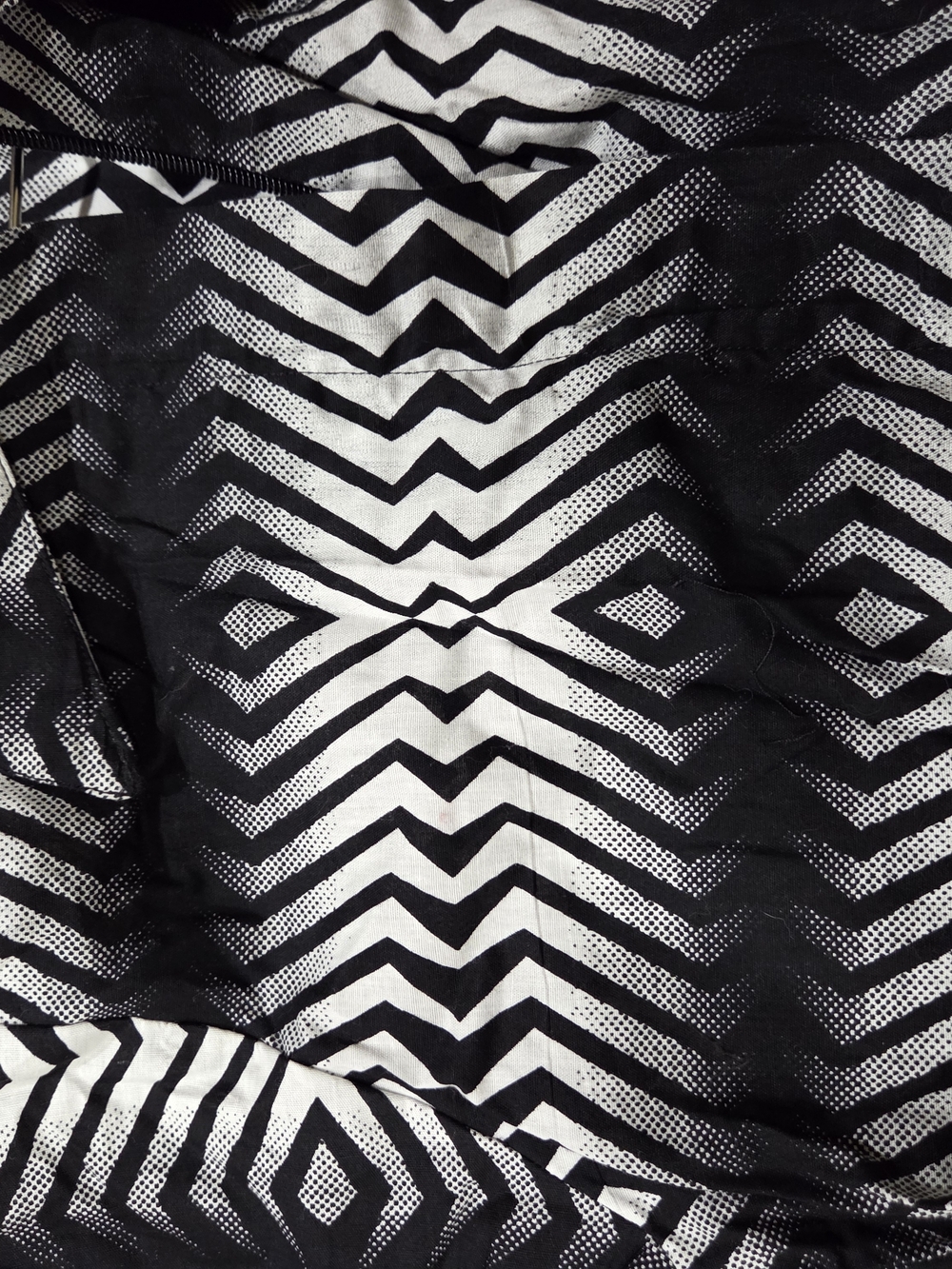 Ray Darten Black & White Geometric Maxi Shirt Dress With Keyhole Back - Size XL - Picture 8 of 9